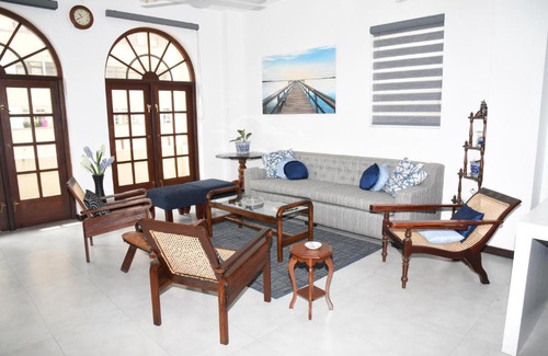 Kollupitiya Apartment | The Apartments by Lanka Vacations