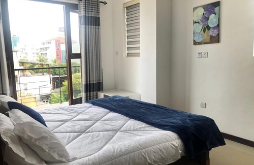 Kollupitiya Apartment | The Apartments by Lanka Vacations