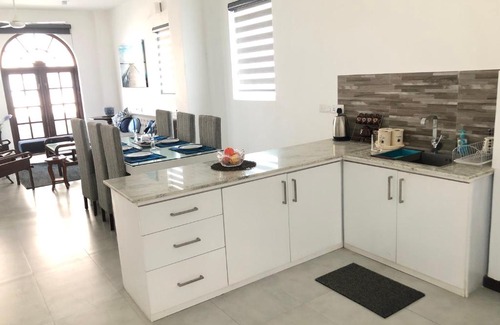 Kollupitiya Apartment | The Apartments by Lanka Vacations
