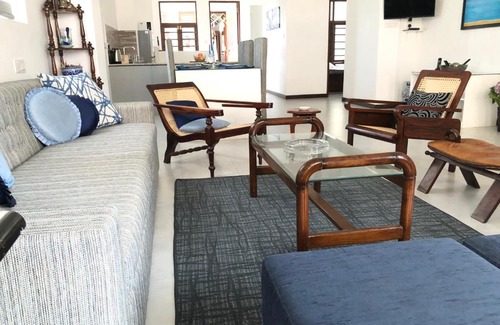 Kollupitiya Apartment | The Apartments by Lanka Vacations