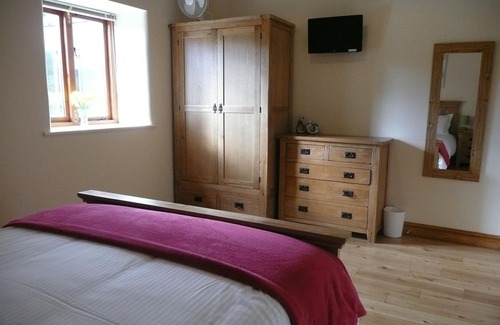 Alberbury Cottage | The Arches - sleeps 7 guests in 4 bedrooms