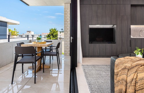 Coogee Apartment | The Arden 5 Coogee. New Spacious Quiet Balcony Apartment, Meters to Beach