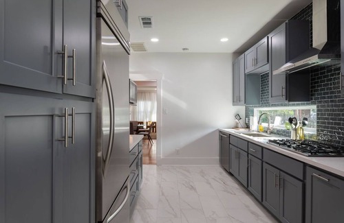 Montrose House | 💎 The Ares! A Luxury! 💎 Montrose Bunker! 2BR+3 ⭐️⭐️⭐️⭐️⭐️
