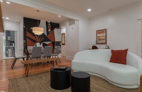 Montrose House | 💎 The Ares! A Luxury! 💎 Montrose Bunker! 2BR+3 ⭐️⭐️⭐️⭐️⭐️