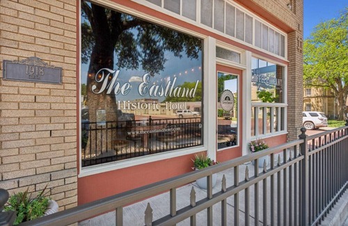 Eastland Apartment | The Arlington Apartment