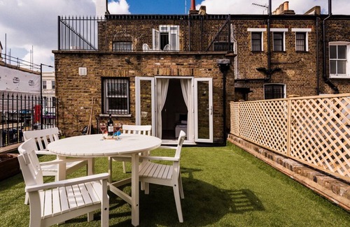 West Brompton Apartment | The Armadale Road Residence I