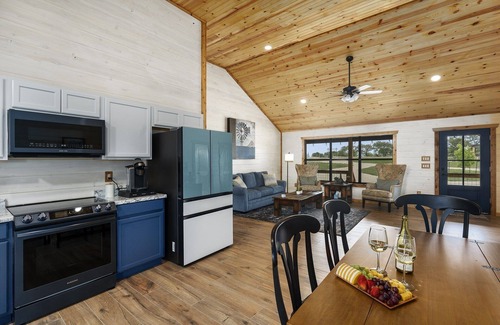 Grapetown House | The Armadillo Cabin | Great Back Porch
