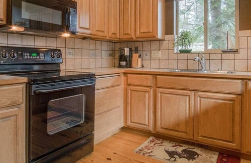 Coeur d'Alene House | The Arrowleaf at Echo Bay | Quiet Waterfront Home