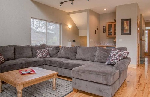 Coeur d'Alene House | The Arrowleaf at Echo Bay | Quiet Waterfront Home