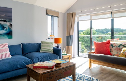 Kingsbridge Apartment | The Art Loft - an apartment that sleeps 4 guests in 2 bedrooms