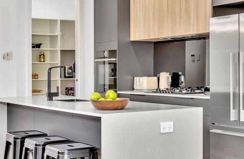 Flinders Park House | The Art of Zen Modern Comfort between Beach and CBD