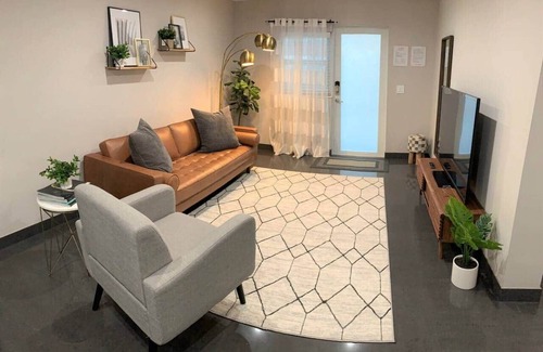 Downtown Hollywood House | The Artisan: A Modern Mid-Century Chalet