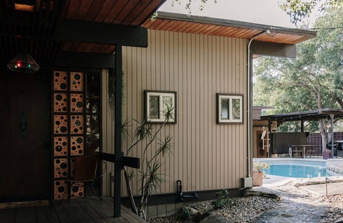 Three Rivers House | The Artist's Oasis : Mid-Century Gem w/POOL + SAUNA: Voted #1 by Condé Nast