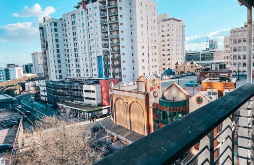 Cardiff City Centre Apartment | The Aspect, by Solace Stays