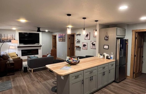 Spring Valley House | The Aspen Ridge Cabin