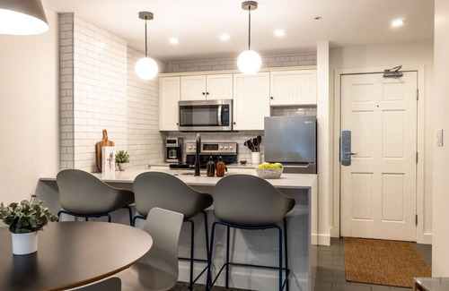 Upper Village Apartment | The Aspens1BR:Sleeps 4,Patio+BBQ,Hot Tub,Pool! Steps to Everything!