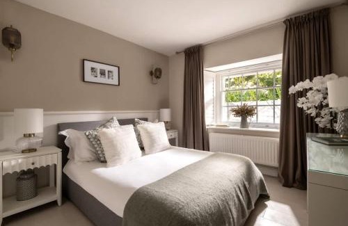 Montpellier Apartment | The Atelier A Stylish Cheltenham Hideaway for 4
