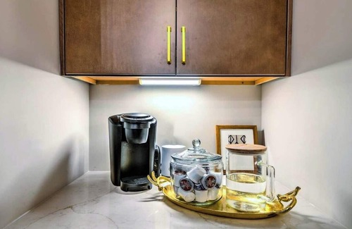 Talbot's Corner House | The Atelier House - Four Bedroom House, Sleeps 10