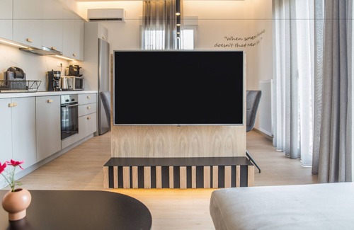 Petralona Apartment | The Athens Life