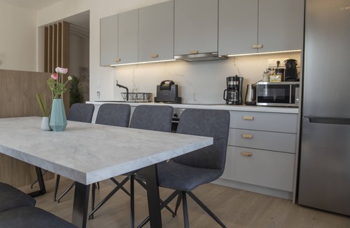 Petralona Apartment | The Athens Life
