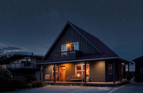 Clinton House | The Atlas - Sauna and Beach Access
