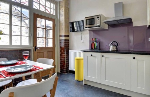 Penmorfa House | The Atrium in Porthmadog