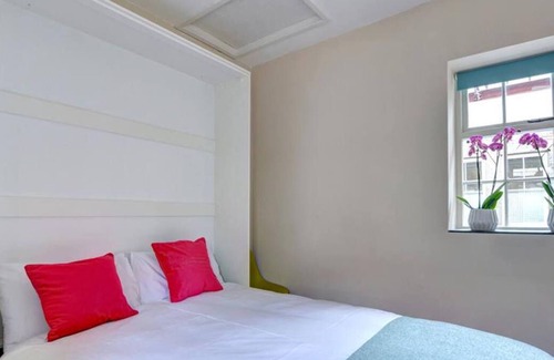 Penmorfa House | The Atrium in Porthmadog