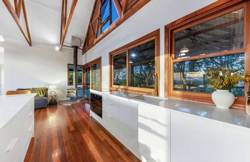 Wolvi House | The Wolvi House - Scenic Mountain Retreat