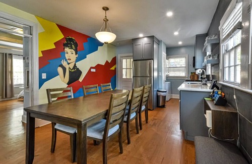 Atlantic Station Area House | The Audrey @Atlantic Station: Fire Pit, Outdoor Dining, BBQ, Cornhole/Horseshoes