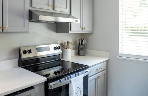 Ocean Springs House | The Audrey - includes golf cart! Close to the beach & downtown Ocean Springs!