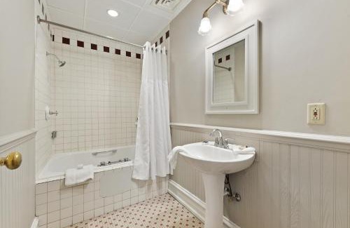 Mayville Hotel | The Audubon Inn LLC