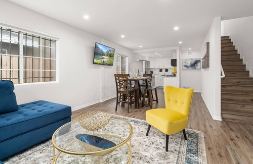 Los Angeles House | The Avalon - Modern, Colorful, w/ Private Parking