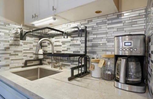 Point Loma Cottage | The Avocado Hut- Private Guesthouse, HOT TUB!