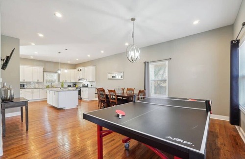 Church Street House | The Avondale BNB/FrPlc/Sleeps 11