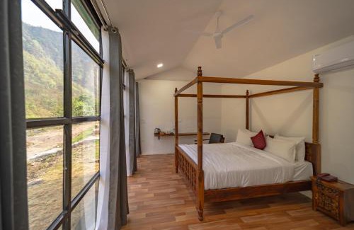 Paliyal Gaon Hotel | The Ayali Riverside Resort