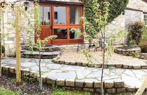 Hinton Cottage | THE AYLESBURY COTTAGE, luxury holiday cottage in Hinton