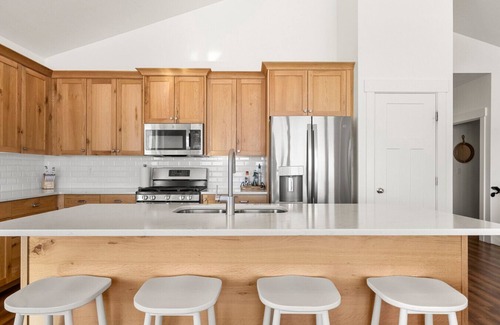 Fish Haven House | The Azure View - Sleeps 25 - Pickleball - POOL