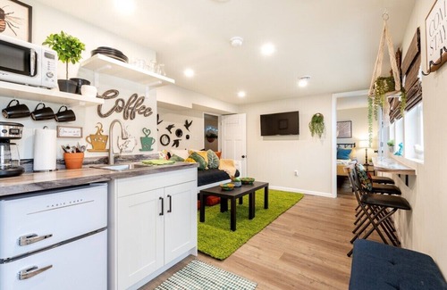 Lake Geneva Apartment | The Back Yard-Entire Building |Walk to Downtown |Yard for Games|Parking