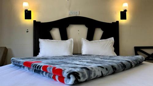 Shivpuri Bed & Breakfast | The Badal Stops By Om Ds