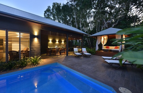 Port Douglas House | The Bahama House, Luxury by the beach.