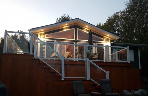 Arden Cottage | The Ball Cottage - Beautiful Lakefront Hideaway on Bull Lake!