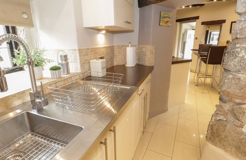 Rhuddlan Cottage | THE BANQUET HOUSE, pet friendly, with open fire in Rhuddlan