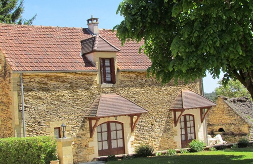 Saint-Crepin-et-Carlucet Cottage | The barn: stone house with pool