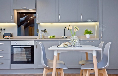 Torcross House | The Barn, 22 At The Beach - a house that sleeps 4 guests in 2 bedrooms
