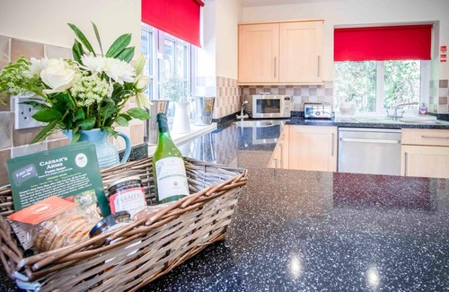 Nantgarw House | The Barn - 4 Bedroom - Tyn-Y-Coed Farm - Cardiff