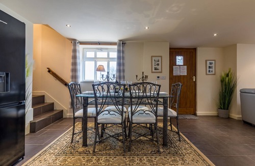 Leek House | The Barn at Brambles Farm