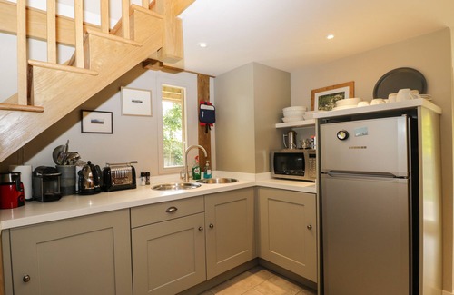 Burford Cottage | THE BARN AT WESTHALL COTTAGE, romantic, with open fire in Burford