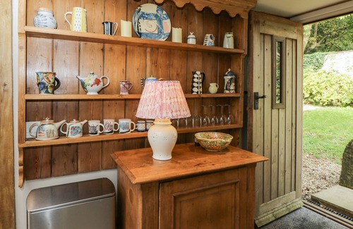 Burford Cottage | THE BARN AT WESTHALL COTTAGE, romantic, with open fire in Burford