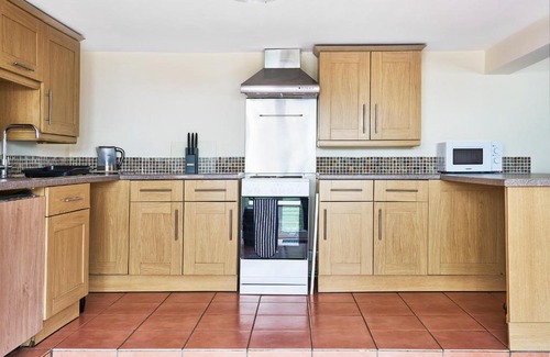 Holsworthy House | The Barn (Chilsworthy), 6 Sleeper House, 19 Min Drive into Bude, Cornwall