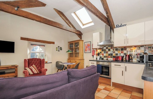 Lifton Cottage | THE BARN, pet friendly, character holiday cottage in Lifton